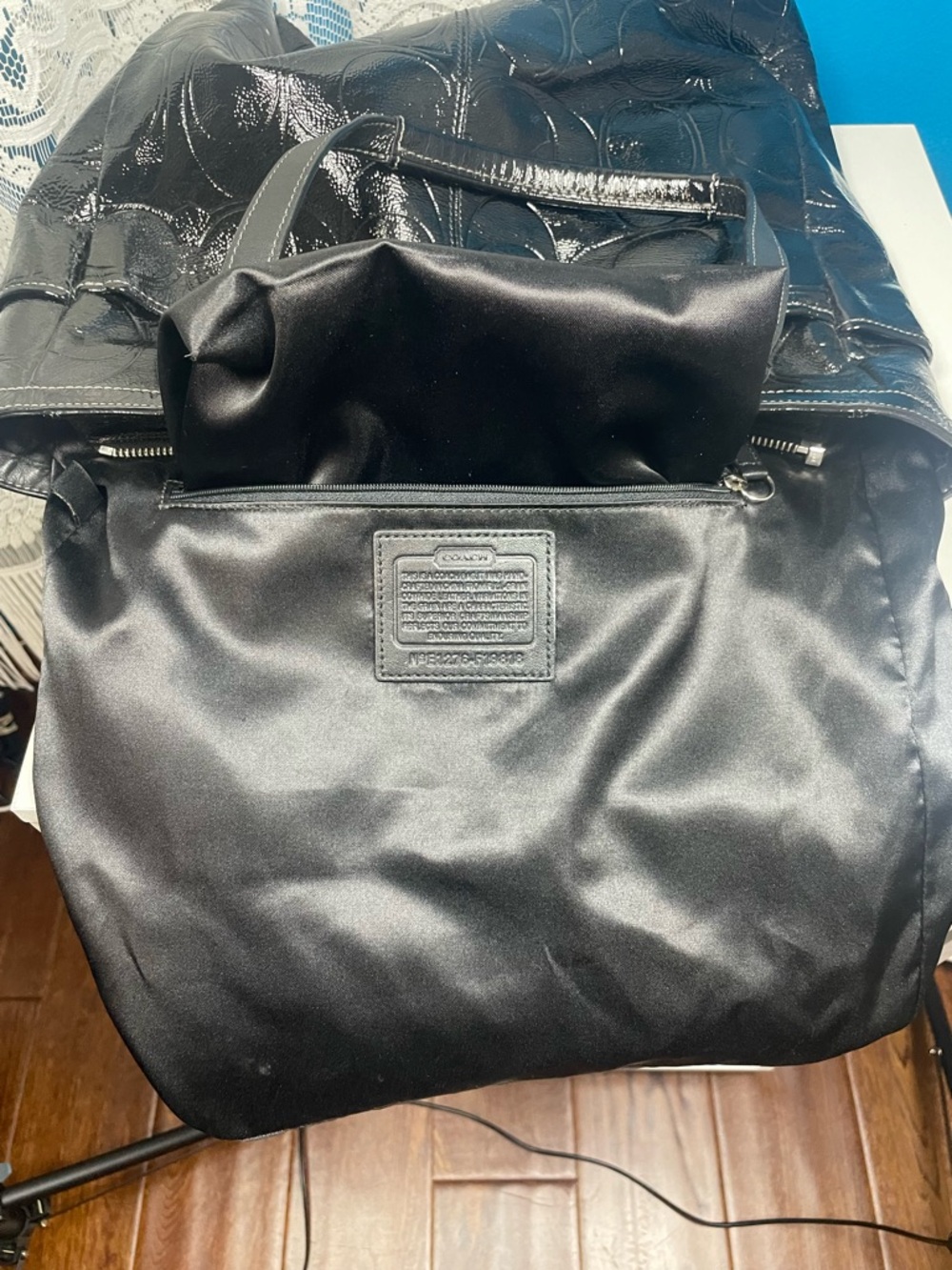 Coach Gallery Embossed Patent Leather 11 in H x 15 in Top L x 11.5 in L Bottom - Picture 4 of 15